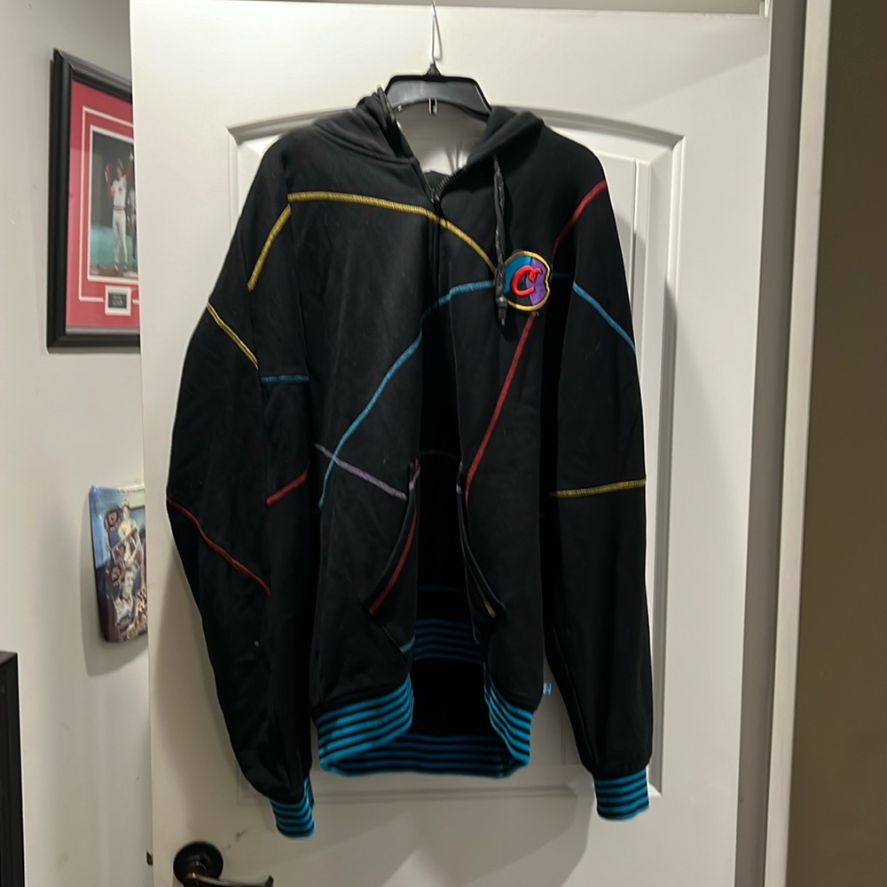 XL Cookies 🍪  100% cotton sweatsuit or joggers and a hoodie heavy duty verynice